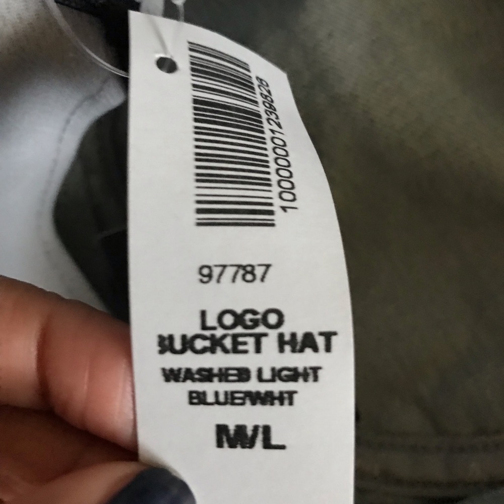 Aritzia TNA Light Blue Denim Bucket Hat NWT - Picture 4 of 4